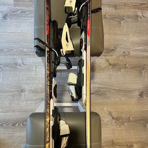 Used women’s Nordica snow skis. 144 length. I good condition.